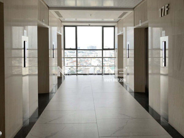 Khu vực thang máy tại tòa nhà TTC Building