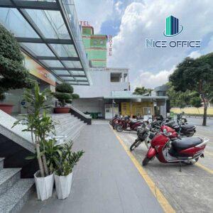 Khuôn viên phía trước tòa nhà Mộc Gia Nguyễn Oanh