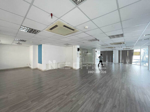 Mặt bằng trống nguyên sàn tại tòa nhà Lucky House Building