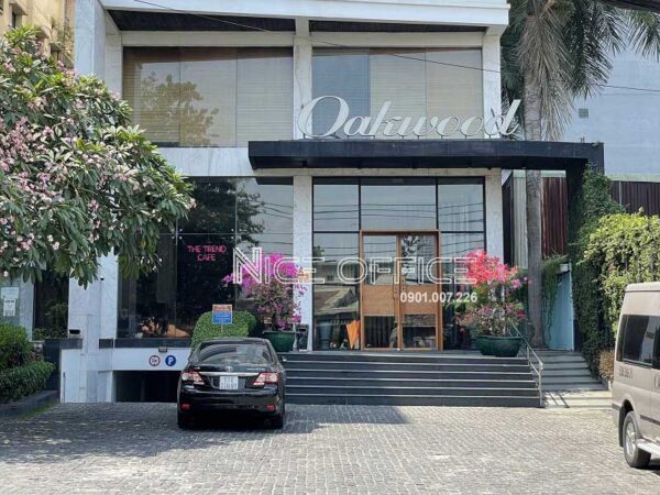 Mặt tiền tòa nhà OAKWood Building
