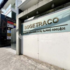 Phí trước tòa nhà Sogetraco Building