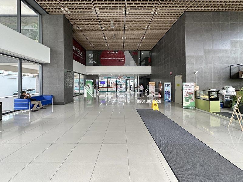 sanh-don-khach-tai-ree-tower