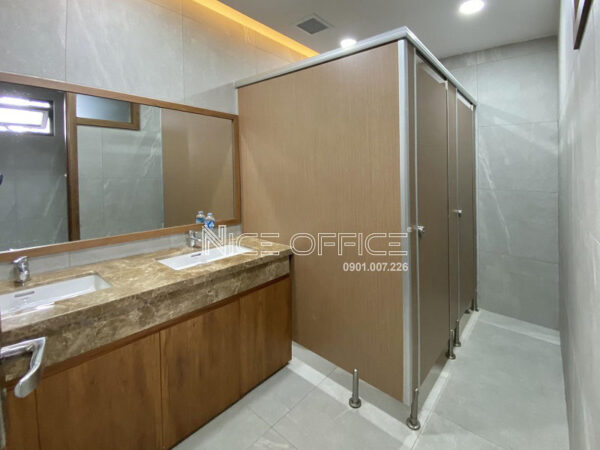 Nhà vệ sinh nữ tại mỗi tầng