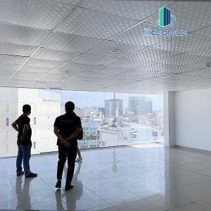 Văn phòng trống tại We Building với thiết kế mặt view kính thông thoáng cho không gian bên trong