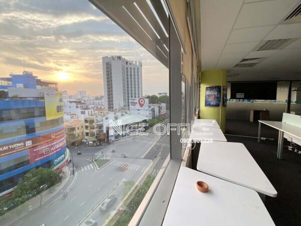 View đường Nguyễn Văn Trỗi nhìn từ tầng 6 tòa nhà Centre Point Tower