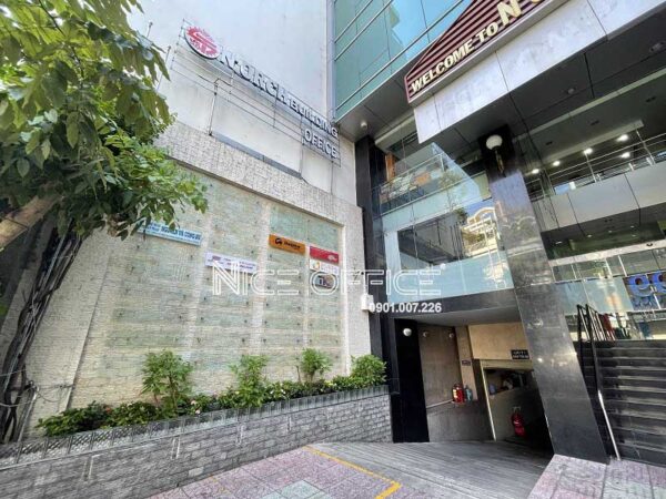 Bảng tên công ty tại sảnh ra vào tòa nhà Norch Building