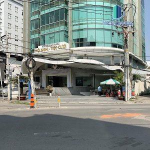 Đường Trần Huy Liệu phía trước tòa nhà Phú Nhuận Plaza