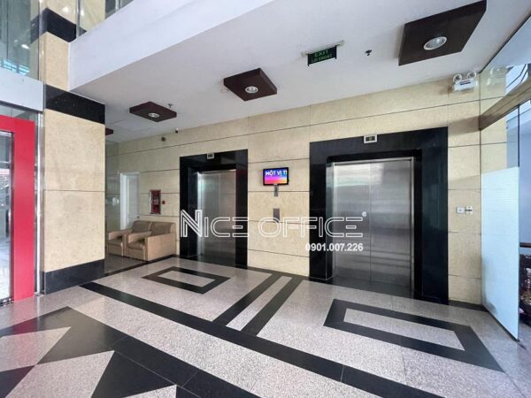 Hai thang máy tải trọng lớn tại Norch Building