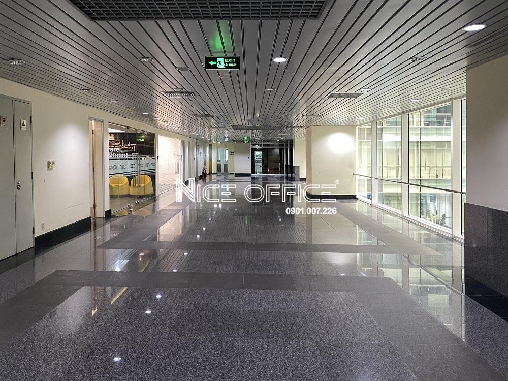 hanh-lang-chung-tai-moi-tang-toa-nha-etown