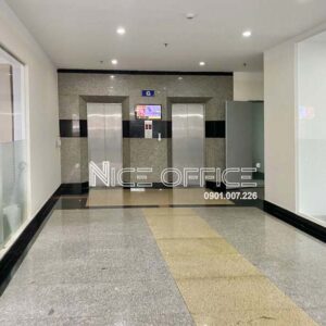 hai thang máy tại tòa nhà Mỹ Thịnh Building