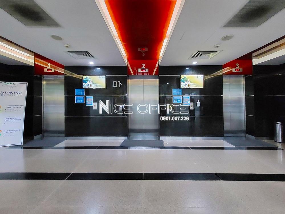 khu-vuc-thang-may-toc-do-cao-tai-toa-nha-bluesky-office