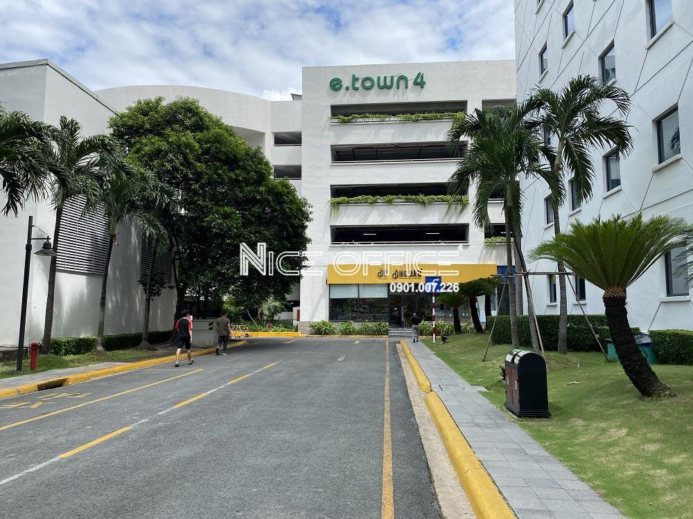 khuon-vien-noi-khu-tai-etown-cong-hoa