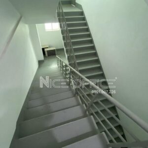 Lối thang bộ thoát hiểm tại tòa nhà Mỹ Thịnh Building