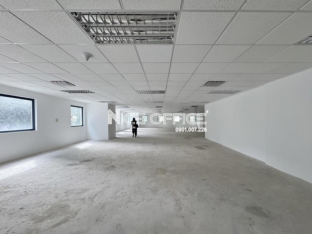 mat-bang-trong-cho-thue-tai-etown-cong-hoa