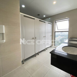 Nhà vệ sinh tại tòa nhà Five Star Tower