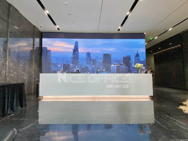 Lễ tân tại tòa nhà Five Star Tower
