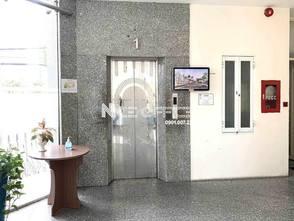 thang-may-tai-toa-nha-dong-tay-tci-building