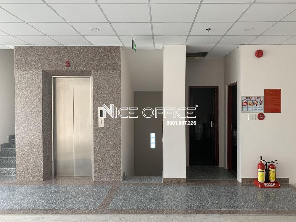 thang-may-va-loi-thang-bo-tai-tai-vuong-tower