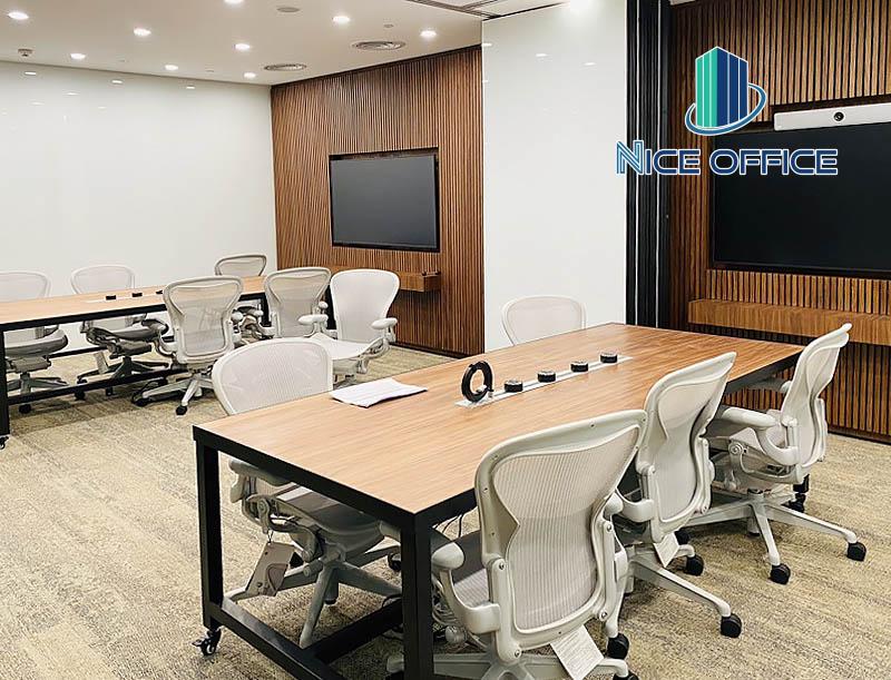 Phòng họp lớn tại văn phòng trọn gói Friendship được trang bị đầy đủ thiết bị cao cấp