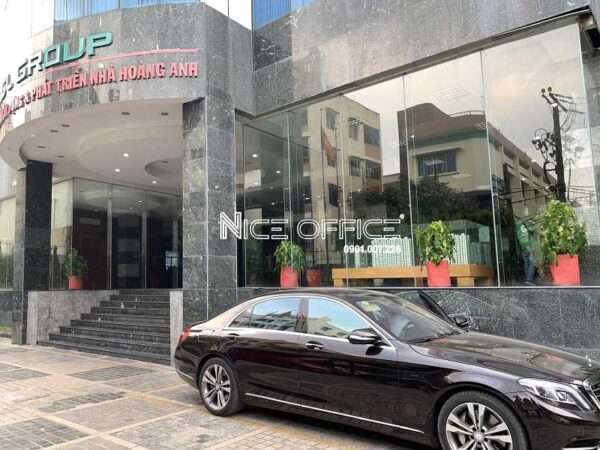 Cổng chính vào tòa nhà Safomec Building