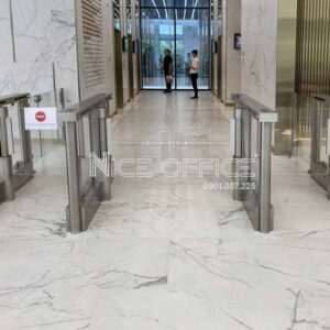 Công ra vào dùng thẻ tại Lim Tower 3
