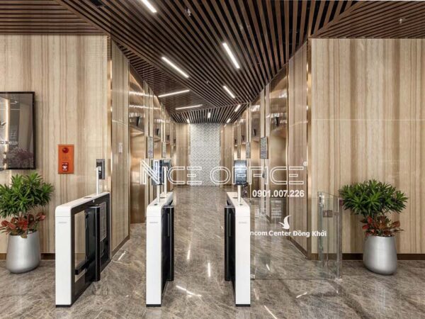 Cổng ra vào dùng thẻ tại tòa nhà Vincom Center Tower