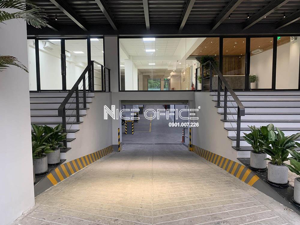 cua-ham-toa-nha-mach-office-quan-binh-thanh