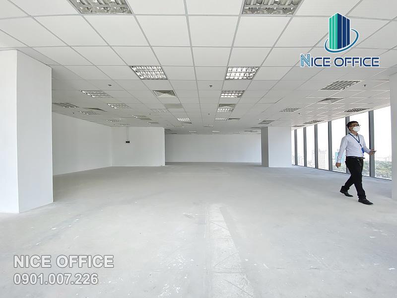 Thông thường khi thuê văn phòng, các sàn cho thuê thường có màu trắng cơ bản, doanh nghiệp có thể trang trí theo ý mình (Trong ảnh là sàn văn phòng tại Lim Tower 1)