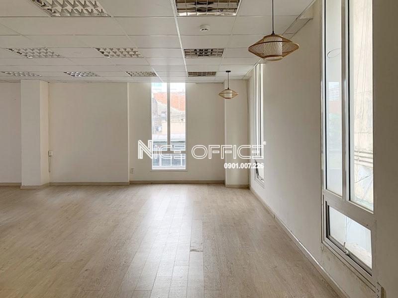 dien-tich-trong-toa-nha-pls-tran-khanh-du-quan-1