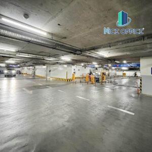 Hầm xe rộng rãi tại Pearl Plaza