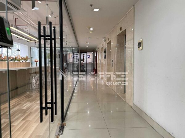 Lối đi chung tại mỗi tầng tòa nhà Master Building
