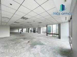Khách hàng Nice Office đi xem mặt bằng trống thực tế tại tòa nhà MPlaza Saigon
