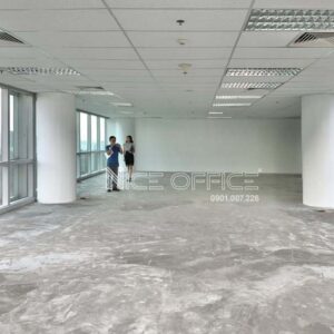 Khách hàng đi xem mặt bằng trống tại Centec Tower