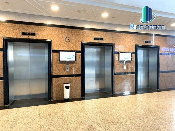 Khu vực thang máy tốc độ cao tại tòa nhà Saigon Trade Center quận 1