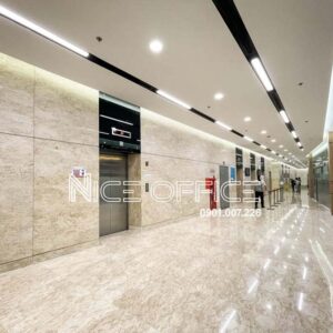 Khu vực thang máy tốc độ cao tại tòa nhà ROX Tower