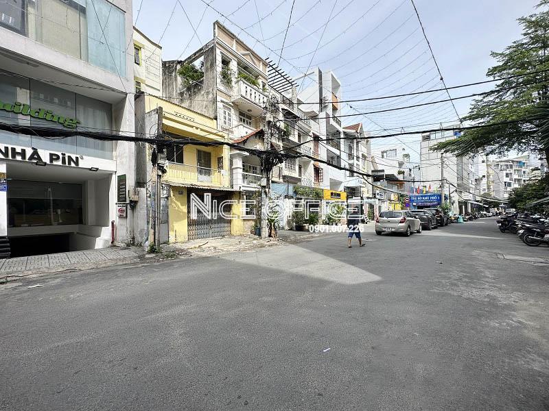 khuon-vien-duong-phia-truoc-toa-nha-mily-building