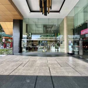 Khuôn viên trước cổng tòa nhà AB Tower