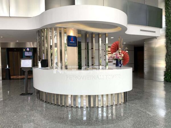 Lễ tân tại tòa nhà PetroVietnam Tower