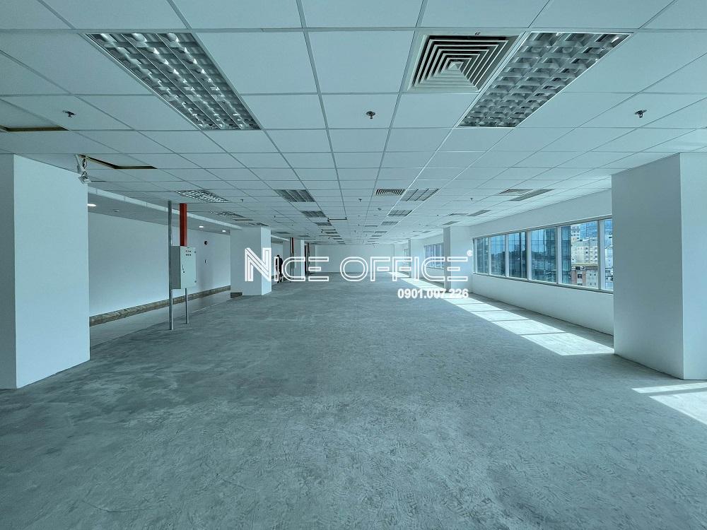 mat-bang-trong-cho-thue-tai-toa-nha-riverbank-place