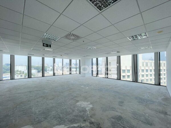 Mặt bằng trống cho thuê với hai mặt view thông thoáng