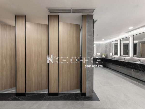 Nhà vệ sinh nữ tại mỗi tầng