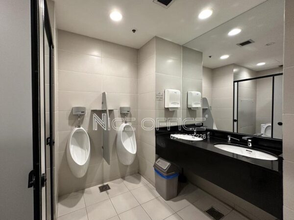 Nhà vệ sinh tại mỗi tầng
