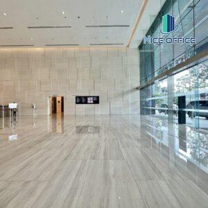 Sảnh đón khách tại tầng trệt tòa nhà Saigon Centre Tower 2