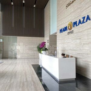 Sảnh lễ tân tại tòa nhà Pearl Plaza