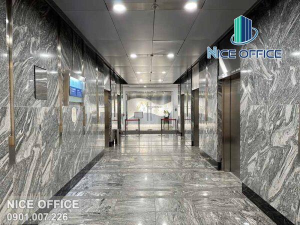 sảnh thang máy tại tòa nhà văn phòng cho thuê Saigon Centre Tower
