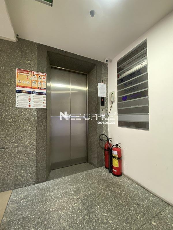 thang-may-tai-toa-nha-van-phuc-gia-building-quan-1