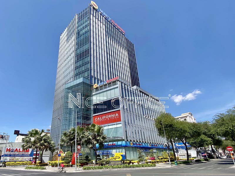 Tòa nhà văn phòng hạng A - Lim Tower 2 có vị trí cực đẹp trên đường Cách Mạng Tháng Tám, quận 3