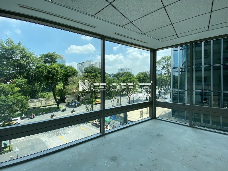 view-duong-le-duan-tu-tang-2-toa-nha-mplaza-saigon