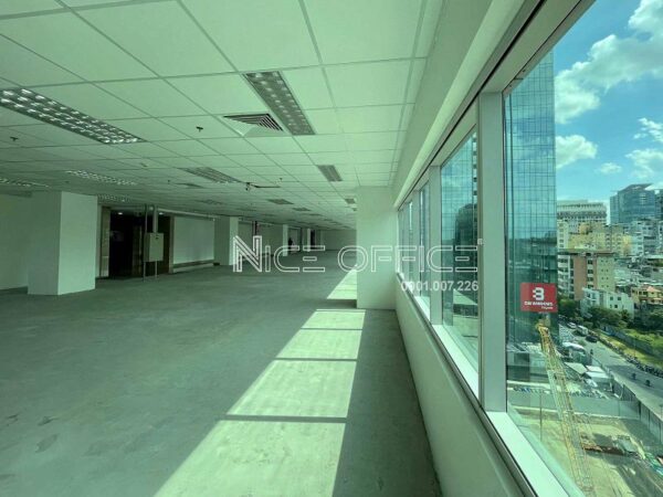View đường Nguyễn Siêu nhìn từ tầng 5 tòa nhà Riverbank Place
