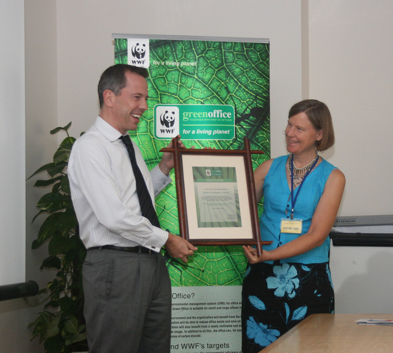 Đại sứ quán Anh được WWF chứng nhận văn phòng xanh vào năm 2019